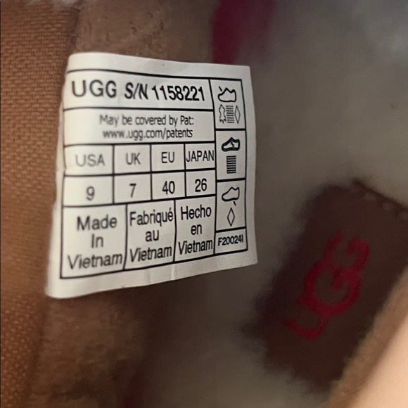 NWT UGG Brecken Boots - Picture 8 of 8